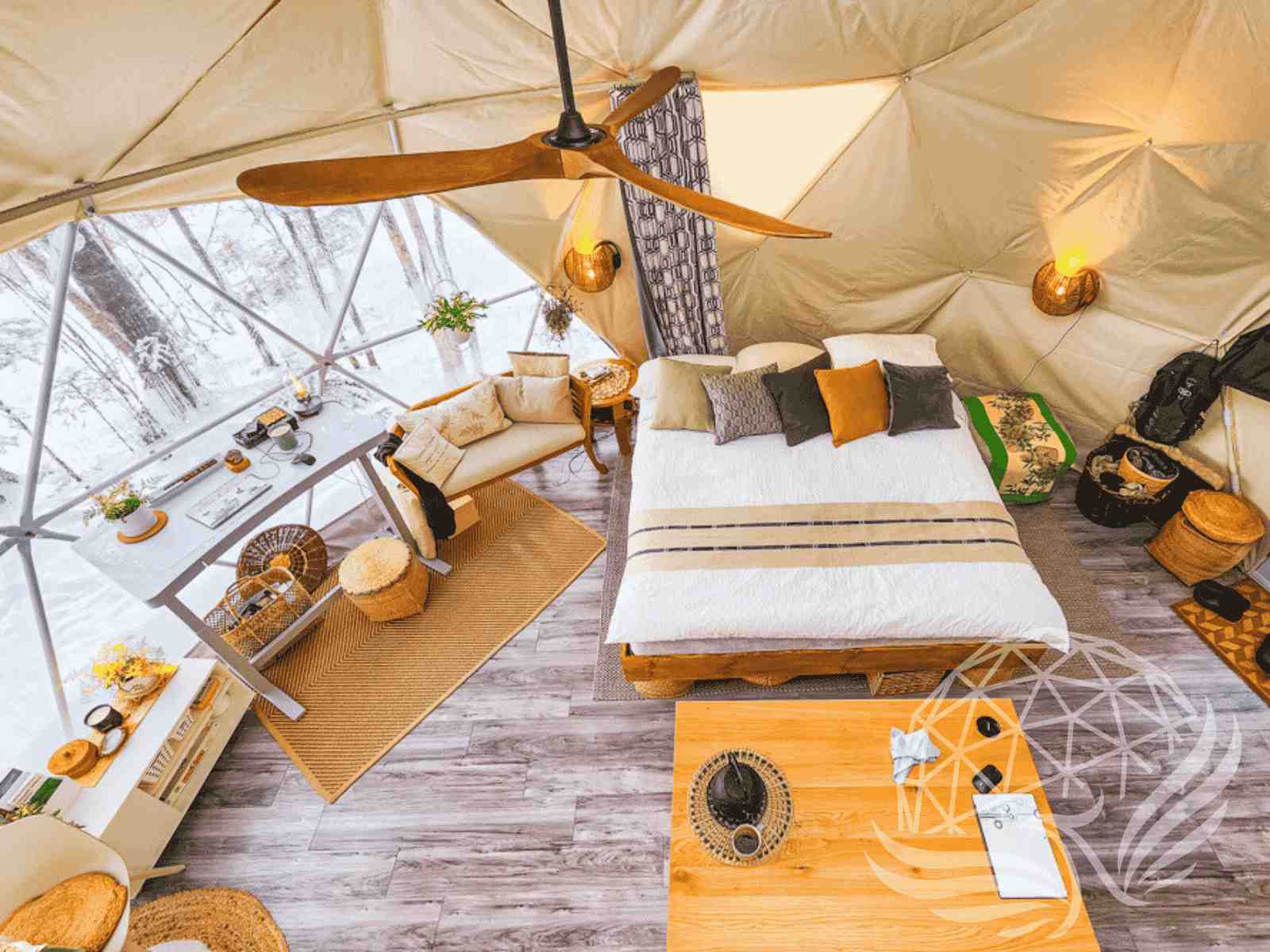 Fully furnished dome with warm winter ambiance and work space