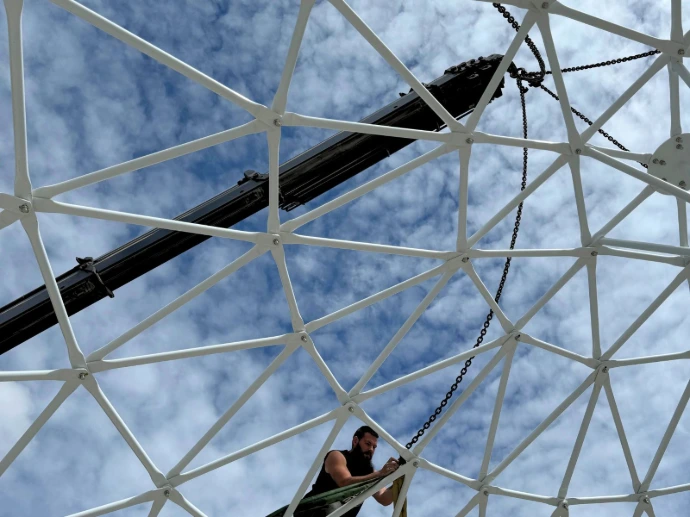 Geodesic dome frame strut