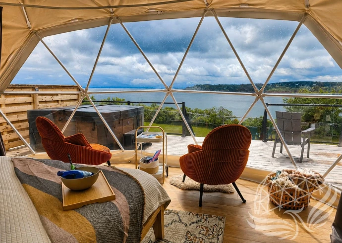 Cozy glamping with ocean views
