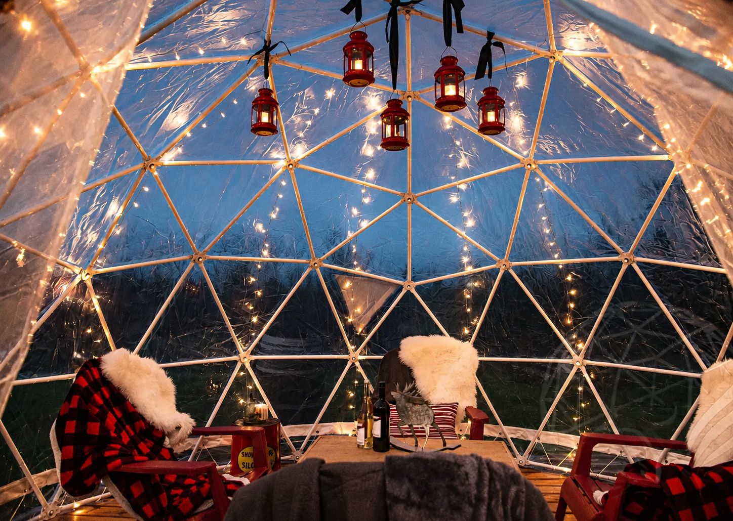 Cozy Lantern-Lit Glamping Dome