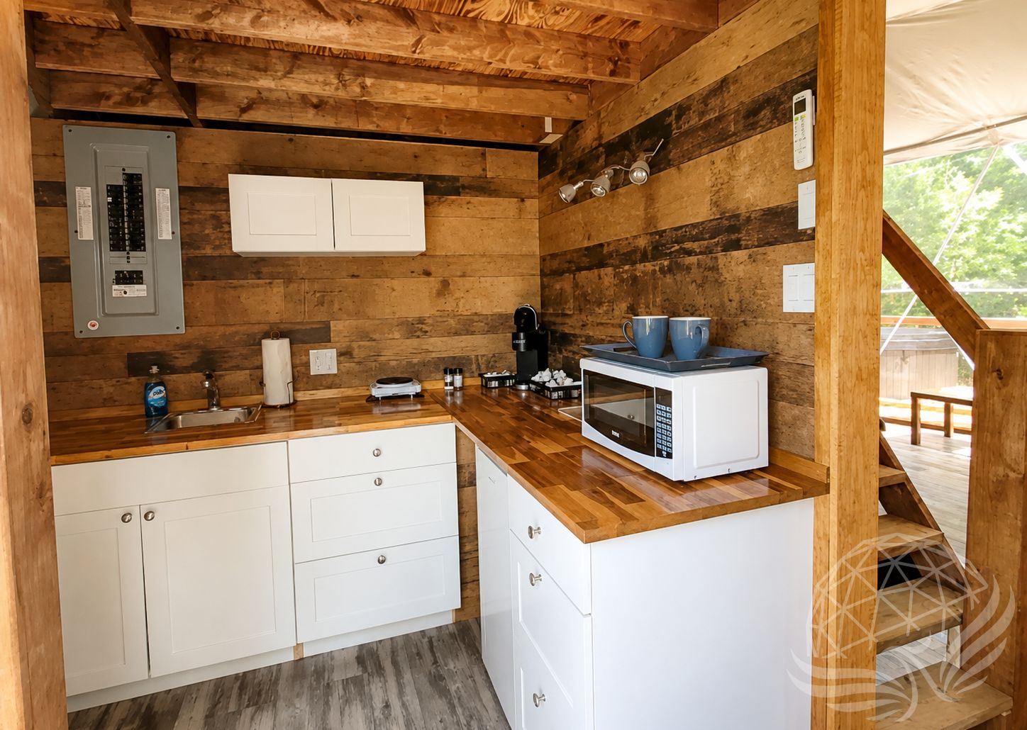 Cozy Rustic Cabin Kitchenette