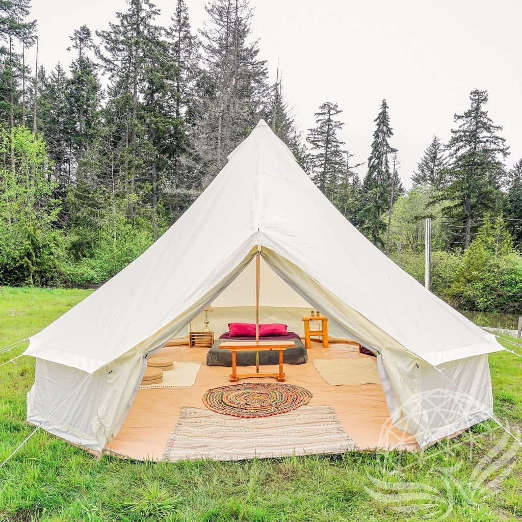 Canvas glamping tent hotsell